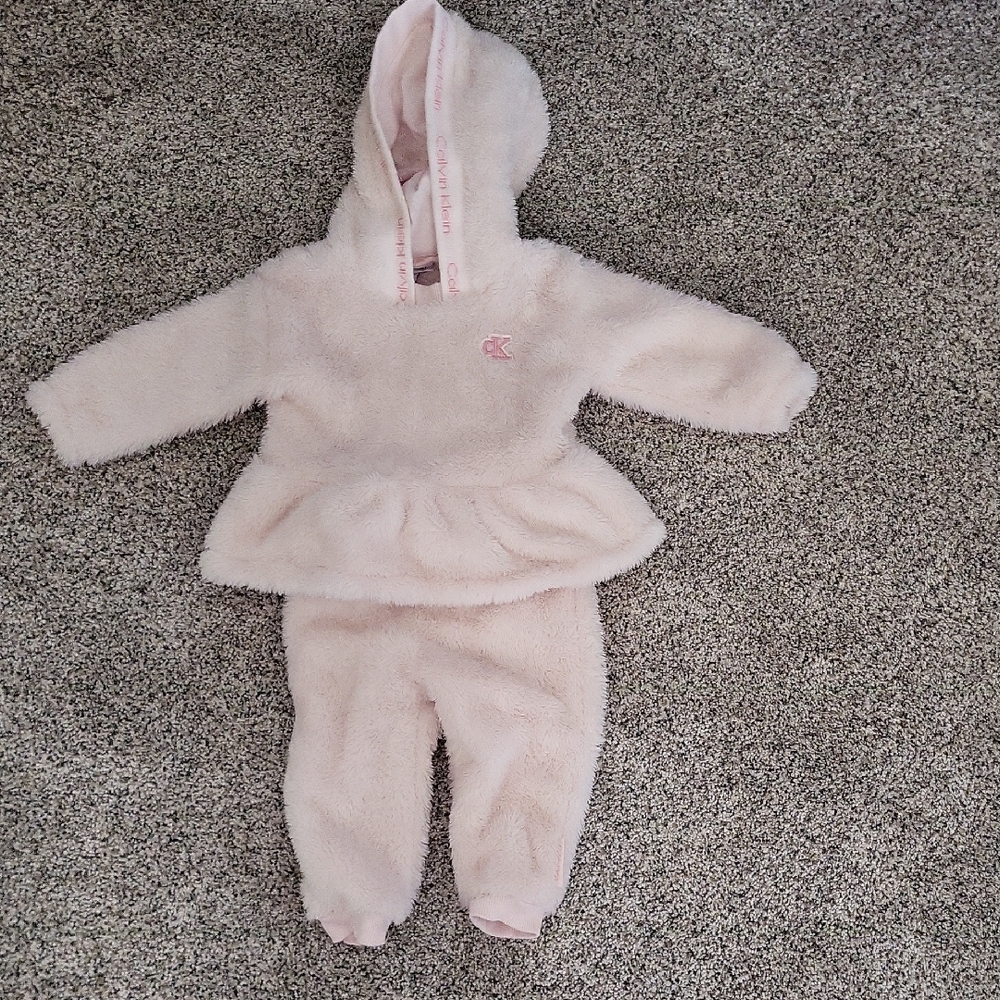 Calvin Klein Plush Hooded Baby Set in Light Pink